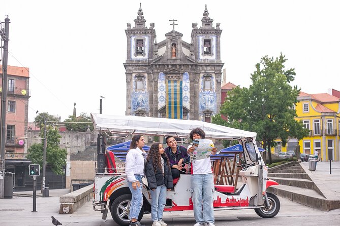 Porto: Tuk tuk vip guided tour - 1.30h - Hospital de Santo António and the Clérigos skyline