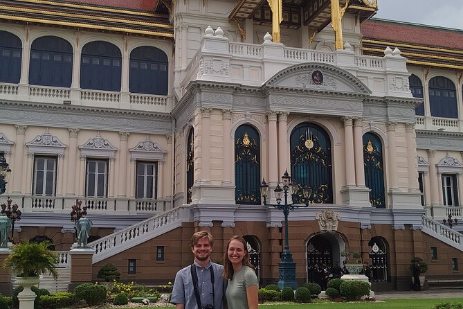 Premium Bangkok City Tour by Tourist Boat and TukTuk - What the guide adds to the day