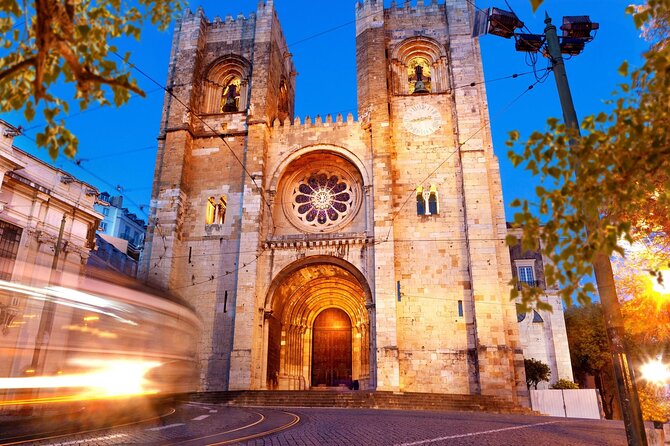 Private 4-Hour Lisbon City Highlights Tour by Tuktuk - Guides can make or break the four hours