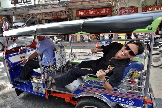 Private Bangkok Night Tour by Tuk Tuk with Dinner - Wat Arun after dark