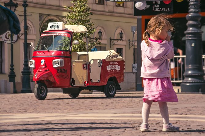 Private Budapest TukTuk Tour: Custom Route, Hotel Pickup - The Jewish Quarter and Great Market Hall: two different sides of Pest