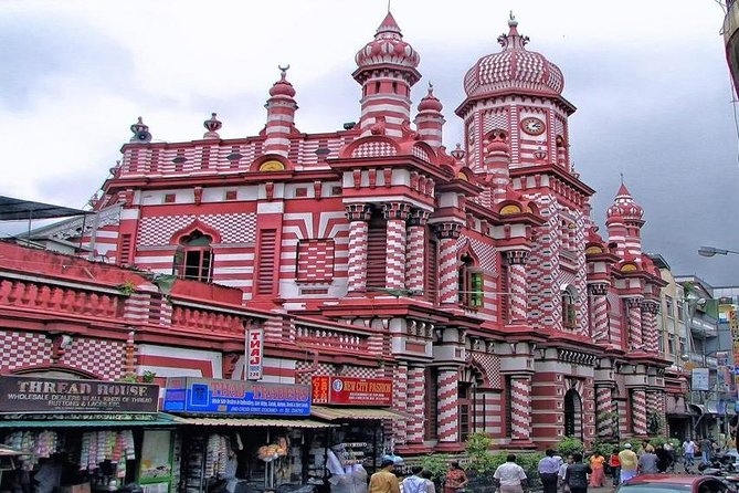 Private City tour in Colombo By tuk tuks or Cars - A one-hour look at Sri Lanka’s gemstone trade