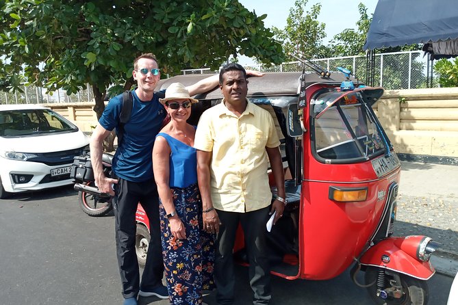Private City tour in Colombo By tuk tuks or Cars - How the guide affects the day