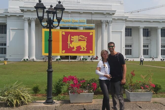 Private Colombo Tuk Tuk City Tour - A quiet pause at St. Anthony’s Shrine