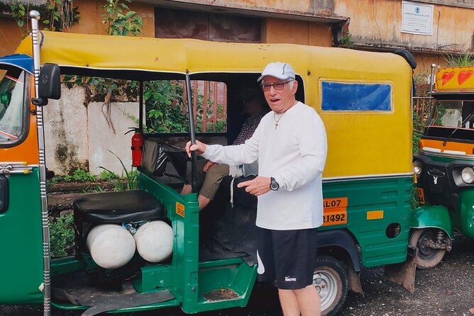 Private Customizable Local Kochi Sightseeing Tour by Tuktuk - Dutch Cemetery and St. Francis Church