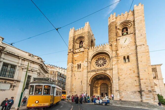 Private Eco Tuk Tuk Tour of Lisbon's Center Essential Landmarks - Starting at the Sé Cathedral
