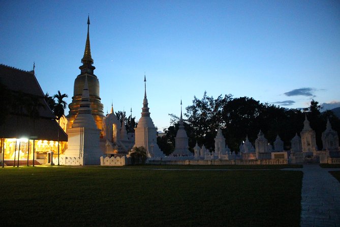 Private Evening! Crisscross Chiang Mai's Night by the classic Tuk Tuk - Why a private tuk-tuk works well at night
