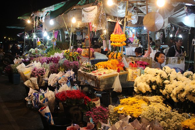 Private Evening! Crisscross Chiang Mai's Night by the classic Tuk Tuk - Wat Suan Dok begins the evening quietly