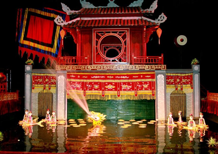 Private Evening Cyclo Tour with Water Puppet Show - Who should choose this tour?
