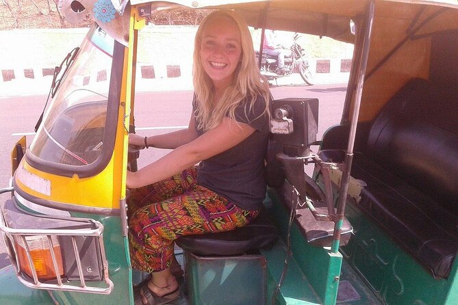 Private Full Day Jaipur Sightseeing Tour By Tuk Tuk - Amber Fort gives the day its grand opening
