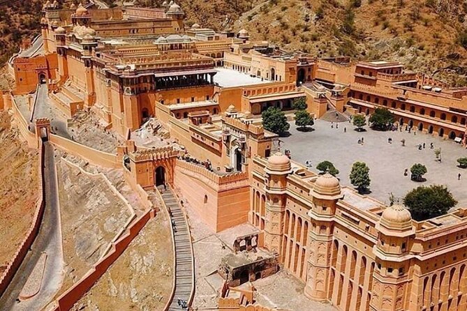 Private Full Day Jaipur Sightseeing Tour By Tuk Tuk - Hawa Mahal rewards a careful look upward