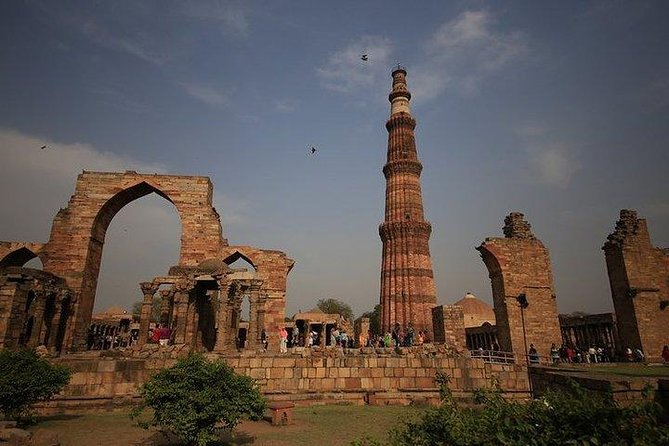 Private Full-Day Tour visit Old and New Delhi with Rickshaw Ride - Lunch keeps the middle of the day simple