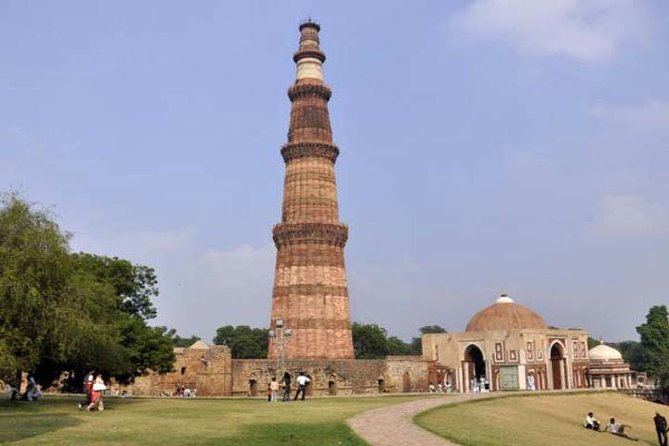 Private Full-Day Tour visit Old and New Delhi with Rickshaw Ride - Jama Masjid begins the morning in Old Delhi