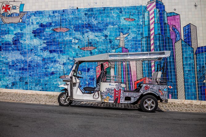 Private Half-Day Eco Tuk Tuk Tour in Lisbon - Ginjinha and the personal guide factor