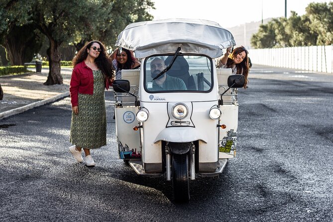 Private Half-Day Eco Tuk Tuk Tour in Lisbon - Meeting up near Avenida da Liberdade