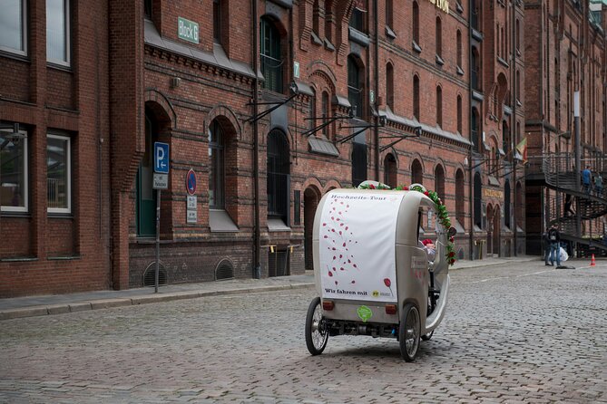 Private Hamburg rickshaw tour for 2 people - A private way to get your bearings in Hamburg