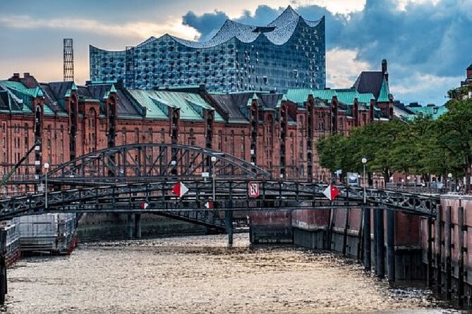 Private Hamburg rickshaw tour for 2 people - Who will get the most from this 90-minute ride