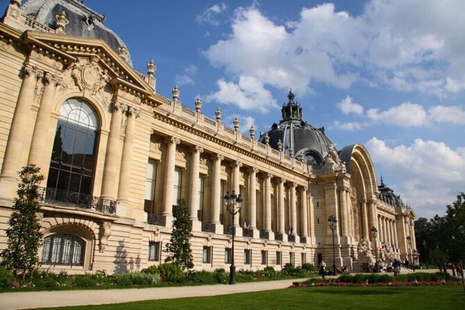 Private Highlights of Paris Tuk-Tuk Experience - Pont Alexandre III, the Petit Palais, and the Grand Palais