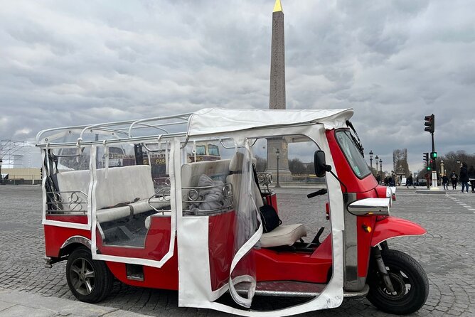 Private Highlights of Paris Tuk-Tuk Experience - Champs-Élysées and the grand Paris view