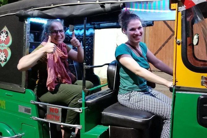 Private Jaipur Sightseeing Tour by Tuk-Tuk - Hawa Mahal and the old city opening