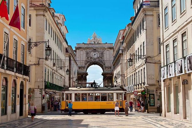 Private Lisbon & Belém 4-Hours Tuk Tuk Tour with pickup - What the guide adds to the four hours
