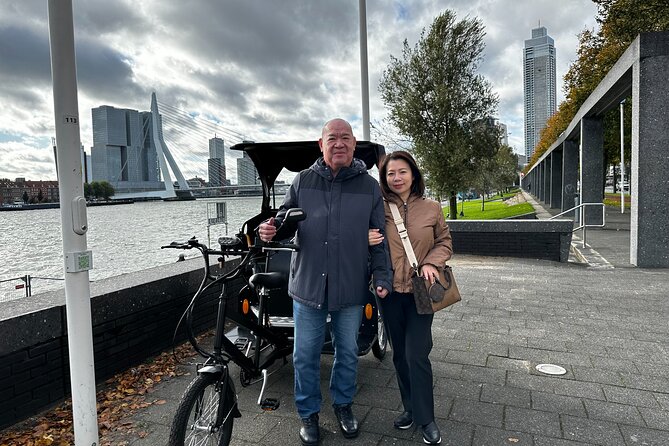Private Pedicab/Rickshaw Tour of Rotterdam With a Local Guide - The Nieuwe Delftse Poort and wartime scars