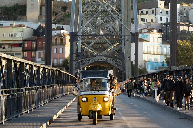 Private Port: Tuk Tuk and boat with local guides - Fontainhas and the Douro views