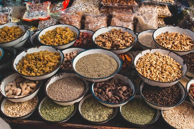 Private Rickshaw Tour of Old Delhi Heritage with Food Tasting - Why Old Delhi works best at street level
