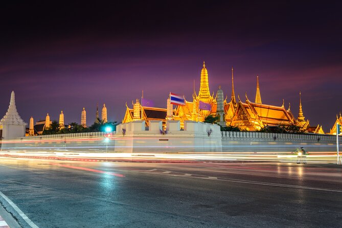 Private Tour : Bangkok Night Private Tuk Tuk Tour and Street food - The rooftop bar closes the night beside the Chao Phraya
