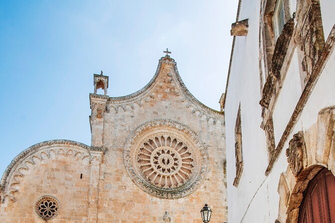 Private tour by Tuk Tuk of the Ostuni medieval quarter. - Piazza della Libertà and the five-minute pause