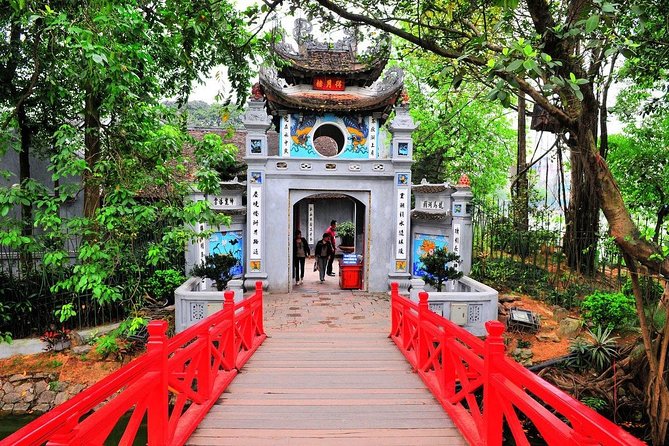 Private Tour: Hanoi City Tour Including Water Puppet Show and Cyclo Ride - Starting in the Old Quarter by Cyclo