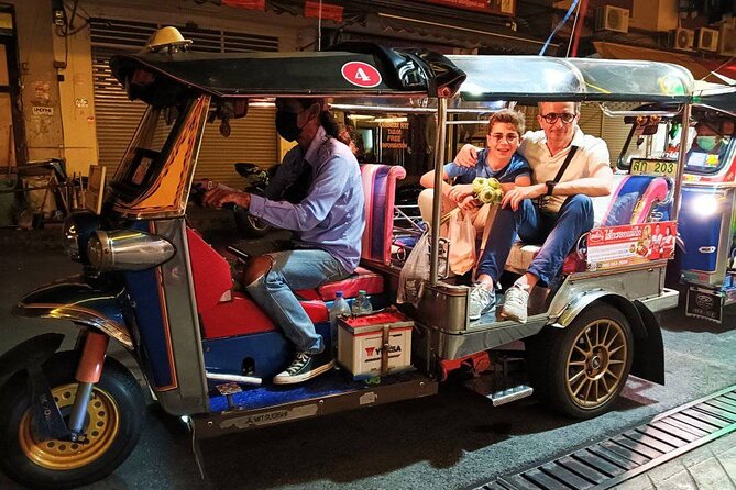 Private Tuk Tuk Night Adventure with Dinner - Sao Chingcha: A Dramatic First Stop