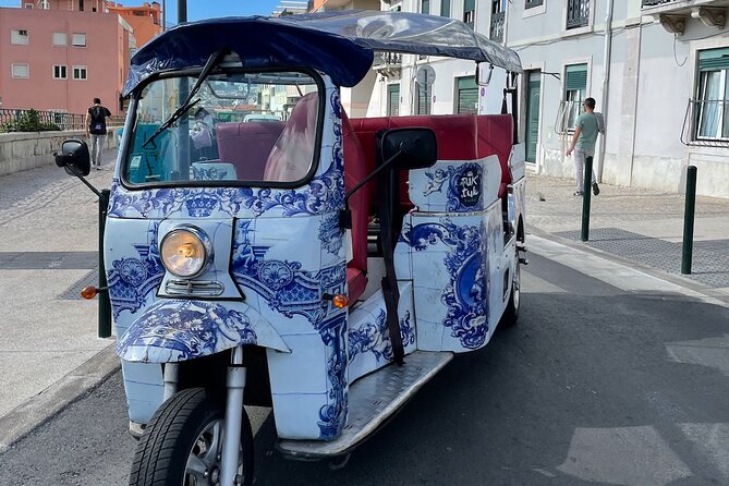 Private Tuk Tuk Tour in Lisbon 1H30 - Portas do Sol gives you the classic Lisbon view