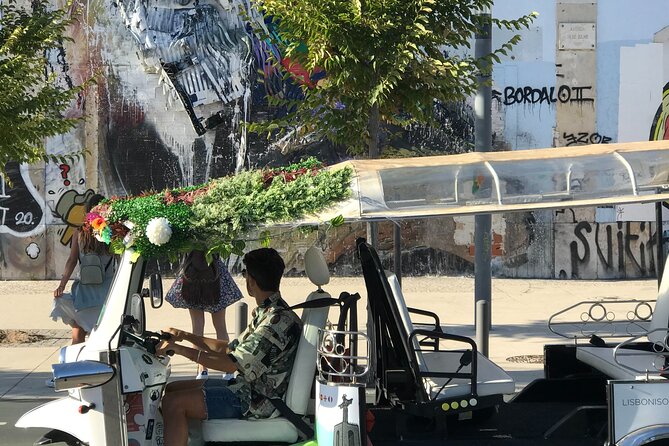 Private tuk tuk tour in old city Lisbon (Standard-1h30) - Portas do Sol: the first 15-minute viewpoint