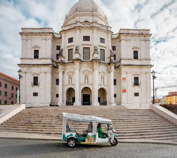 Private Tuk Tuk Tour Lisbon Old Town - Portas do Sol and the first major viewpoint