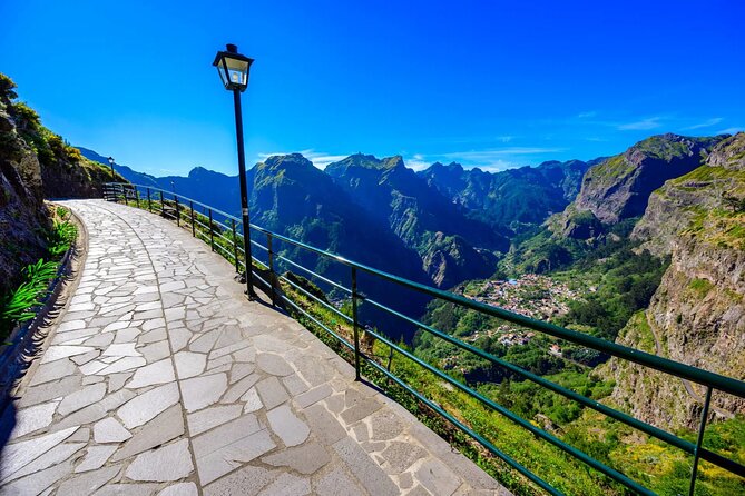 Private Tuk Tuk Tour on Nuns Valley - Pico dos Barcelos gives you Funchal at a glance
