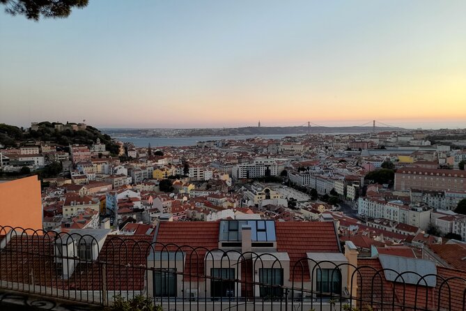 Private tuk tuk tour through the historic center of Lisbon - What the $48.06 price really covers