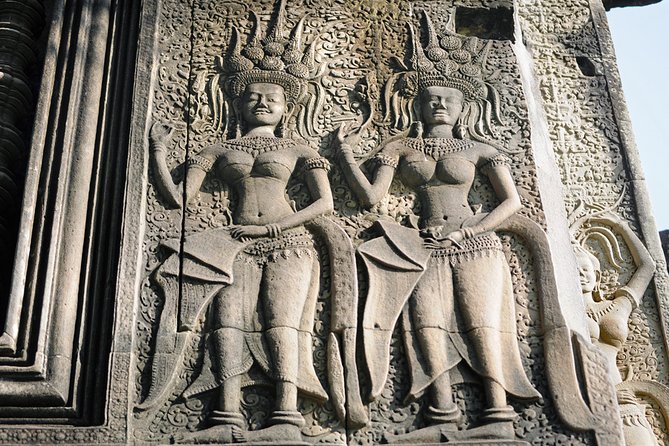 Private Tuk Tuk Tour to Angkor Wat and Small Circle with Two Extras - Prasat Kravan, Bat Chum, and Srah Srang