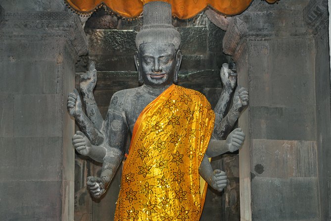 Private Tuk Tuk Tour to Angkor Wat and Small Circle with Two Extras - Angkor Wat in morning light