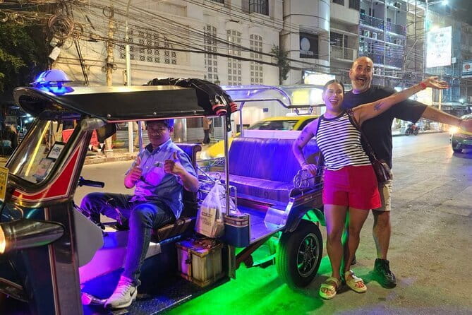 Private Tuktuk Authentic Food Tour (Chinatown-Flower Market) - Banthat Thong Road: the evening’s main food stop
