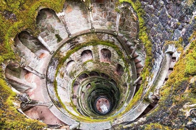 Private Tuktuk Sintra Tour: Palaces & Coast - What the guides add to the ride