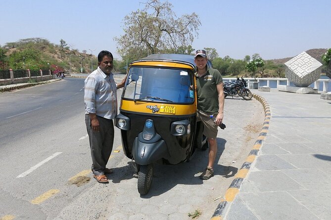 Private Udaipur Sightseeing Tour by Tuk-Tuk or Car with Driver - Karni Mata and the Evening Folk Show