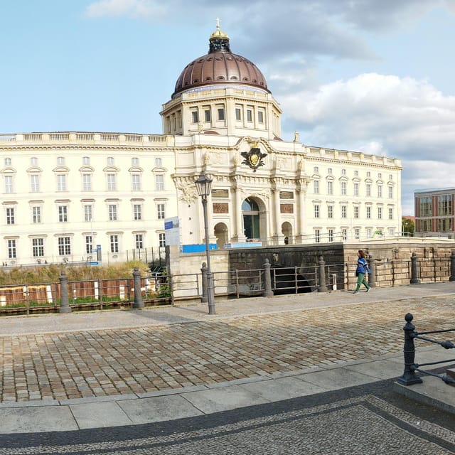 Promotion Berlin Rickshaw Shared Guide (Combo Vehicle Group) - Weather, Comfort, and the Guide