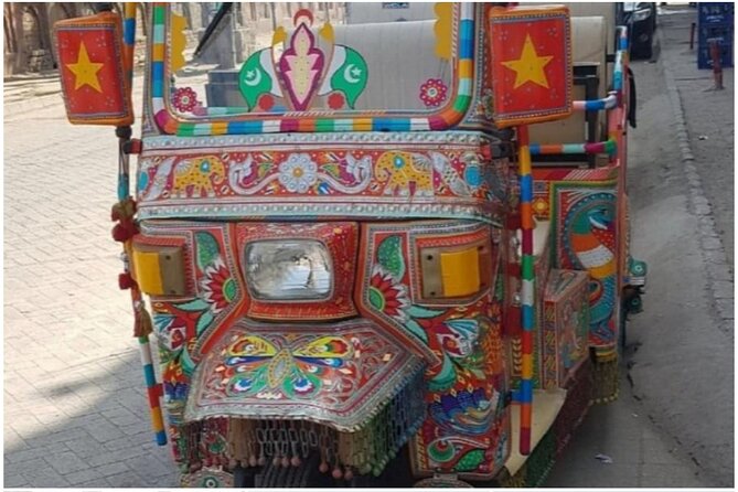 Rangeela Rickshaw Walled City Lahore Guided Tour - Lahore Fort: 90 minutes inside the Mughal royal complex