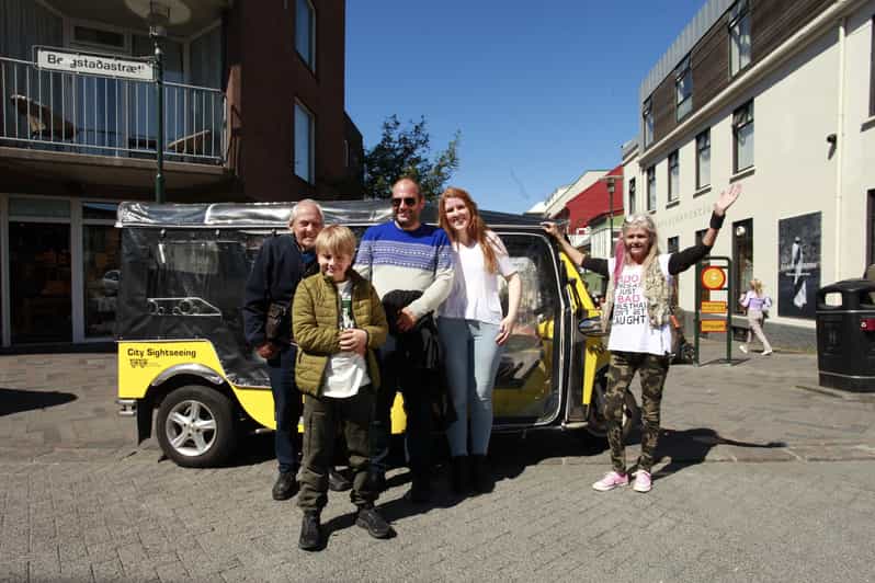 Reykjavík Tuk Tuk Tour - Þúfa, the first stop with an artistic twist