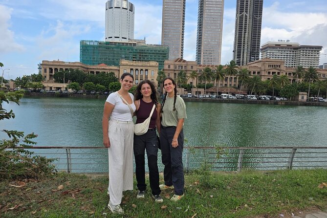 Ride and Explore Colombo and Food By Tuk Tuk Tour All Inclusive - Food, king coconut, and what to expect at lunch