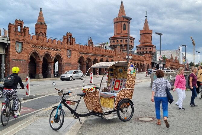 Romantic Berlin Rickshaw City and Photo Tour - incl. pick-up - Gendarmenmarkt, Bebelplatz, and Neue Wache