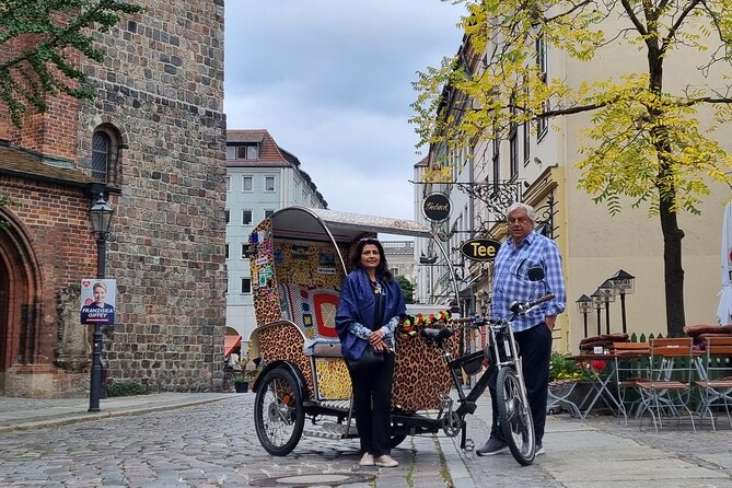Romantic Berlin Rickshaw City and Photo Tour - incl. pick-up - Museum Island to Alexanderplatz