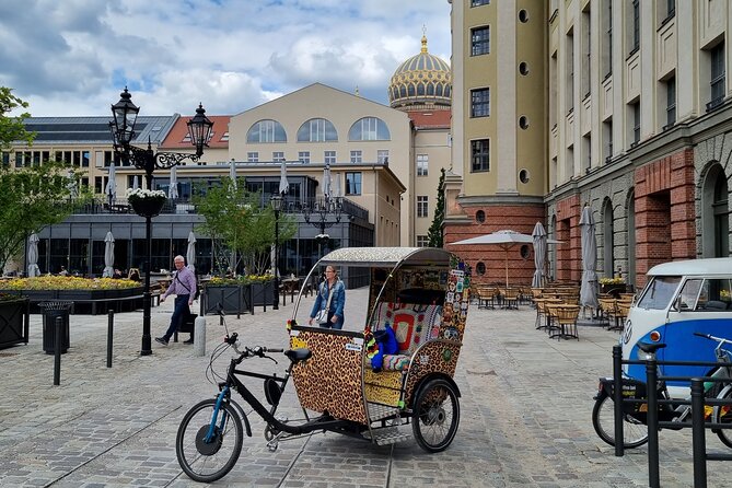 Romantic Berlin Rickshaw City and Photo Tour - incl. pick-up - Price, comfort, and the guide’s role