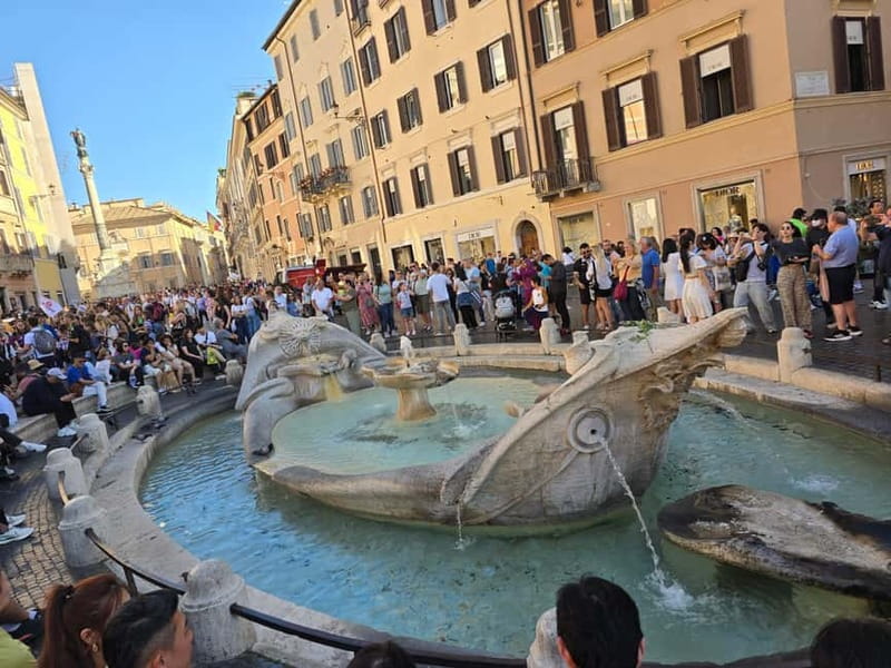 Rome: City Center Private Tour With Tuk-Tuk - What the guides add to the ride